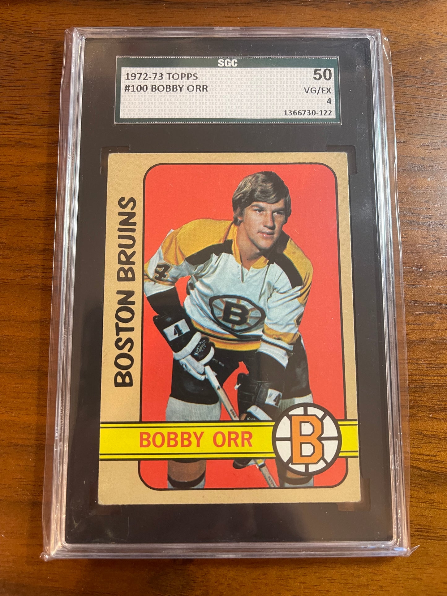 BOBBY ORR - 1972 Topps #100, SGC 4 (50)