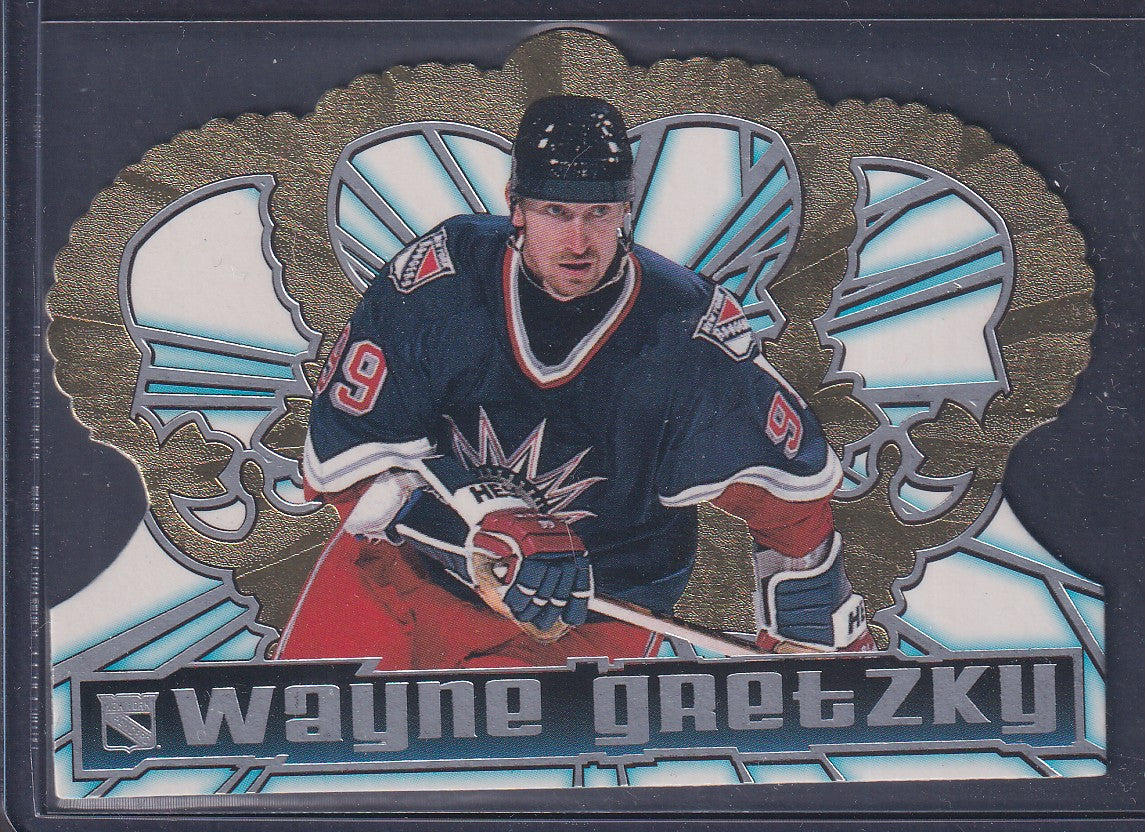 WAYNE GRETZKY - 1998 Pacific Crown Royale Die Cut #88