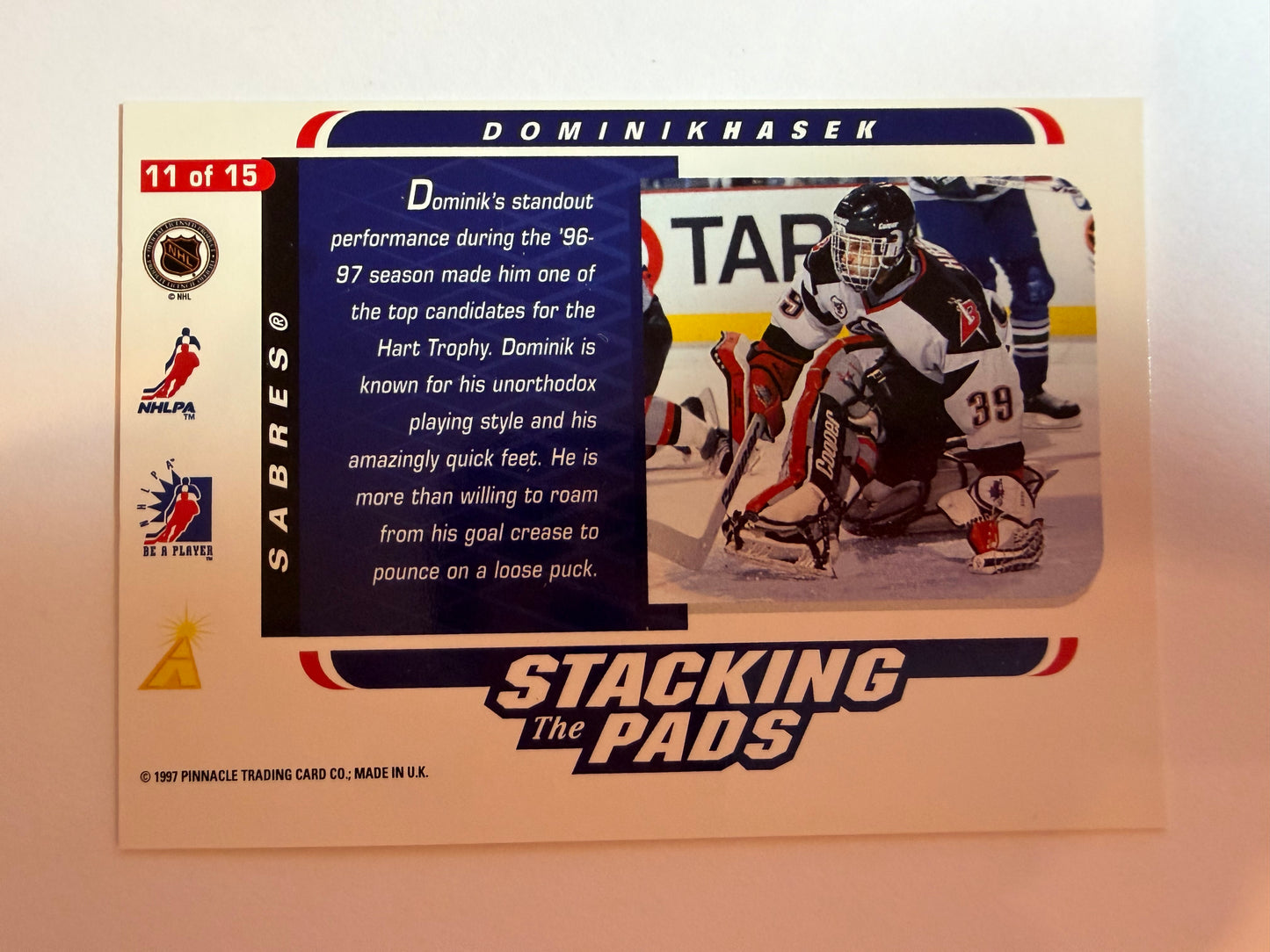 DOMINIK HASEK - 1996 Pinnacle Be a Player Stacking the Pads #11