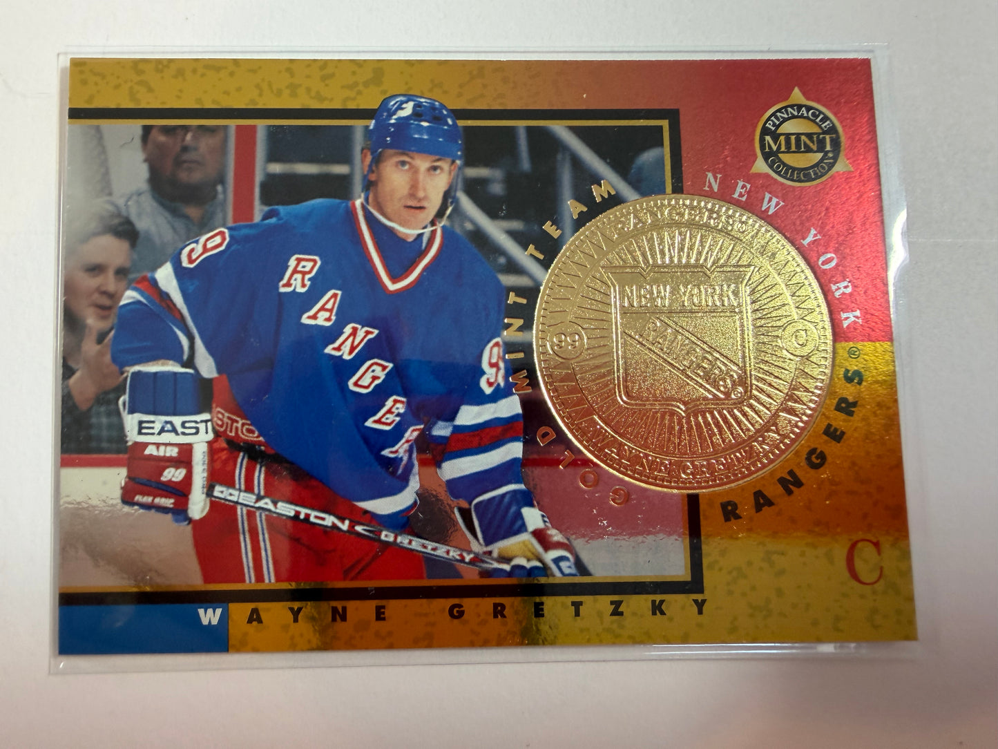 WAYNE GRETZKY - 1997 Pinnacle Mint Collection Gold Mint Team #18