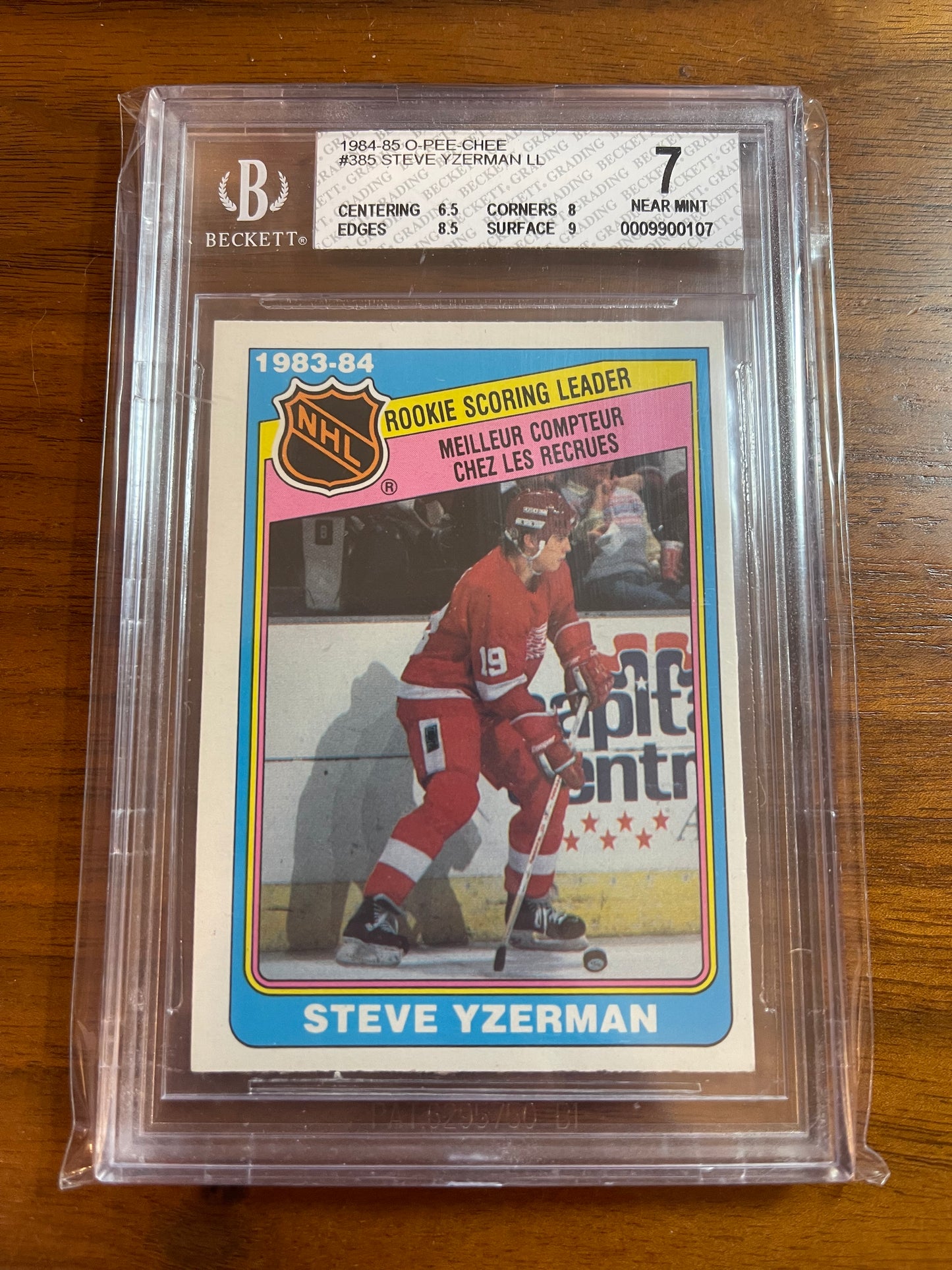 STEVE YZERMAN - 1984 O-Pee-Chee Rookie Scoring Leader #385, BGS 7