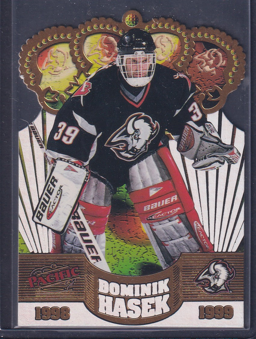 DOMINIK HASEK - 2000 Pacific Gold Crown Die-Cuts #4