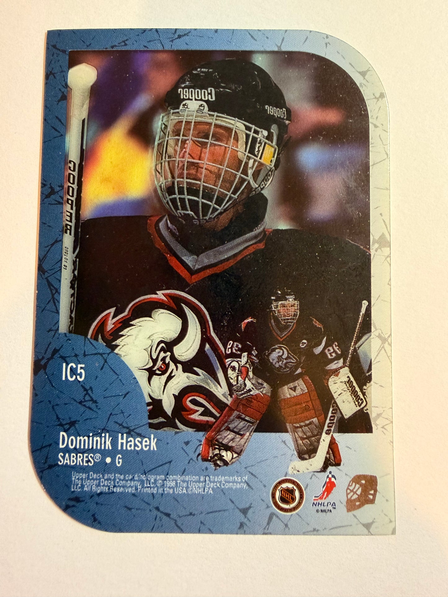 DOMINIK HASEK - 1997 Upper Deck Ice Champions Die Cut #IC5