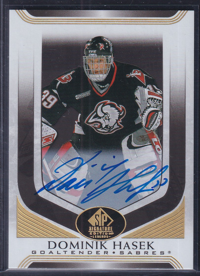 DOMINIK HASEK - 2020 SP Signature Edition Legends Gold Spectrum Foil Auto #320
