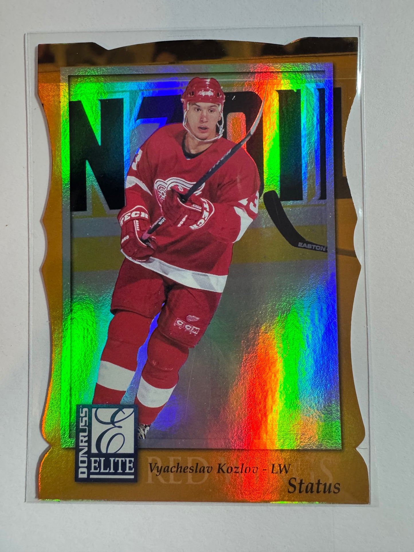 VYACHESLAV KOZLOV - 1997 Donruss Elite Status Die Cut #25, xxx/100
