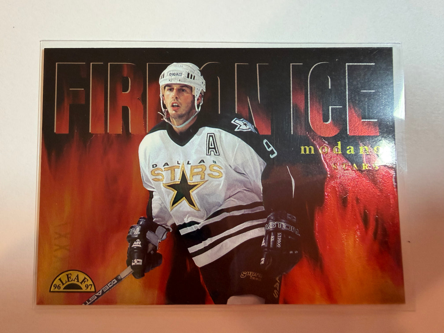 MIKE MODANO - 1996 Donruss Leaf Fire on Ice #14, xxxx/2500
