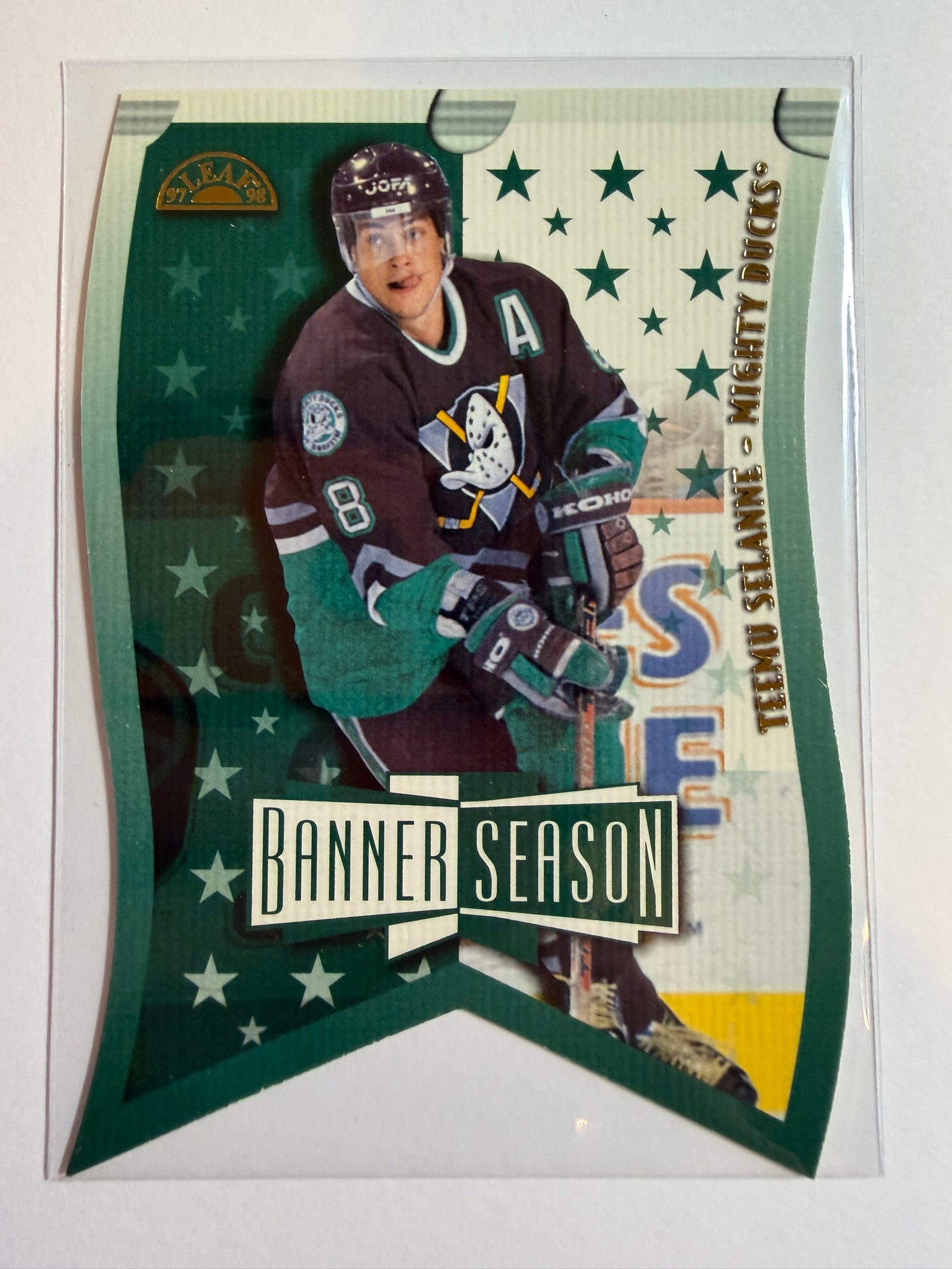 TEEMU SELANNE - 1997 Donruss Leaf Banner Season Die Cut #8, xxxx/3500