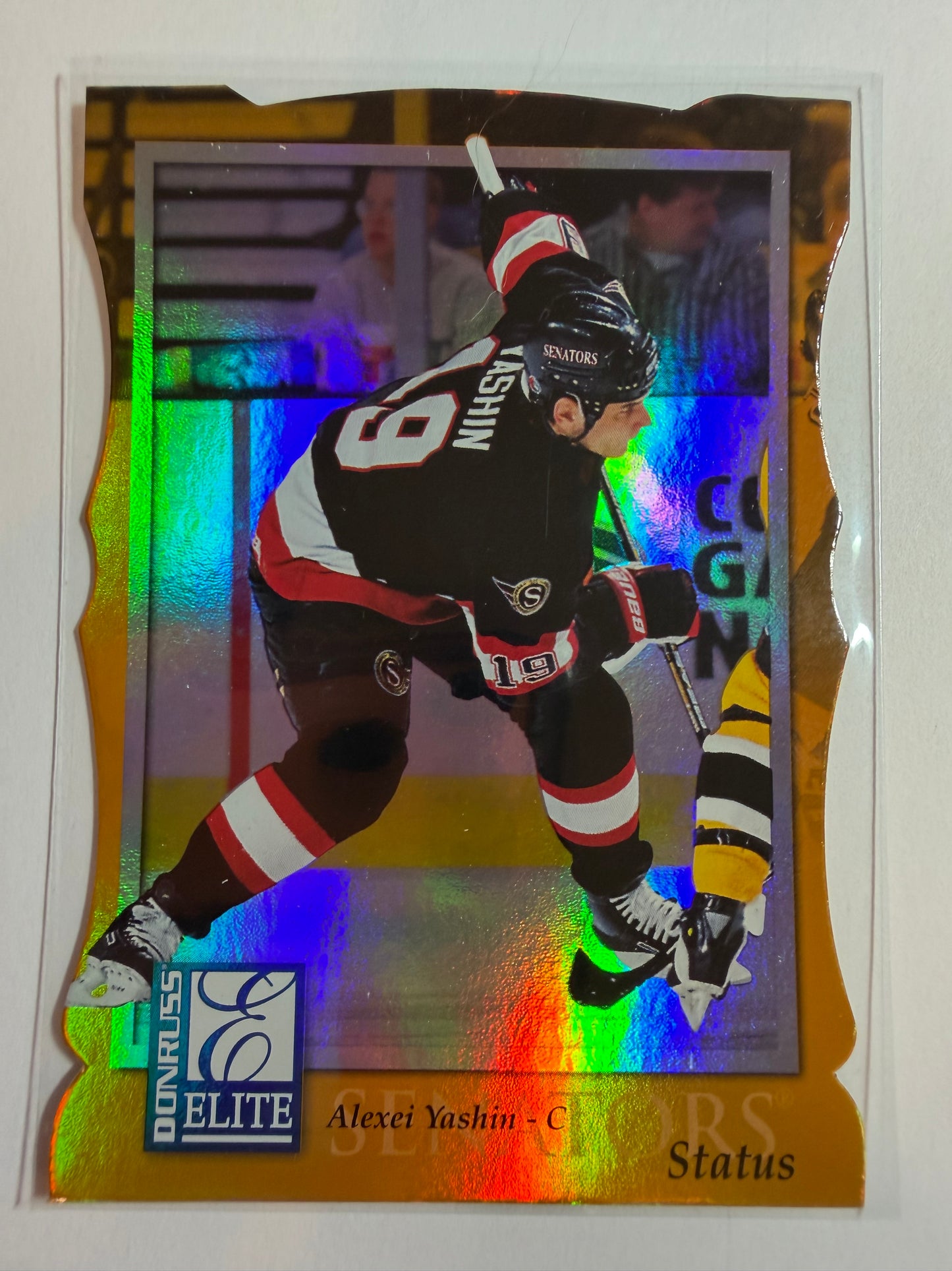 ALEXEI YASHIN - 1997 Donruss Elite Status Die Cut #27, xxx/100