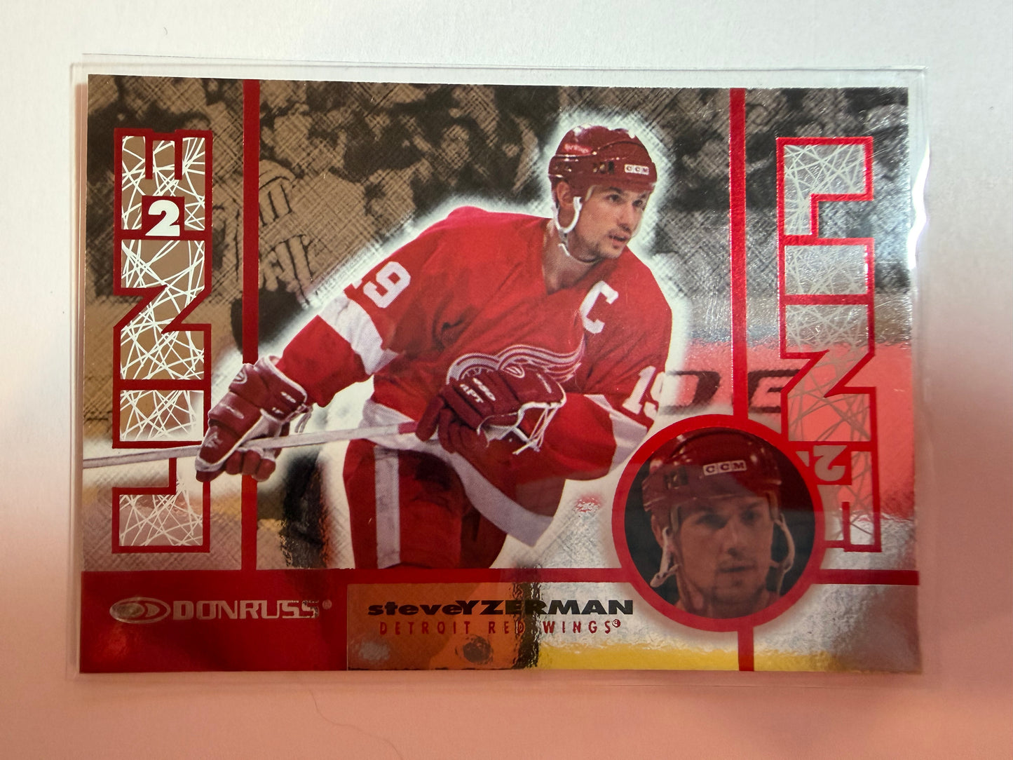 STEVE YZERMAN - 1997 Donruss Line 2 Line #5, xxxx